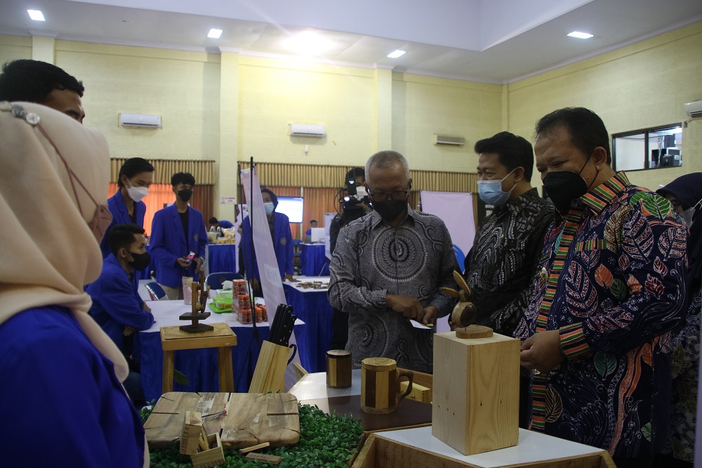 Unmuh and the Jember Regency Government Encourage the Independence of MSMEs by Involving Students